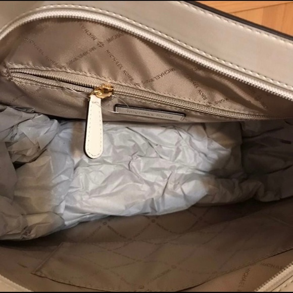 Michael Kors Brooke Large Hobo Shoulder Bag Ivory Leather - Picture 6 of 7